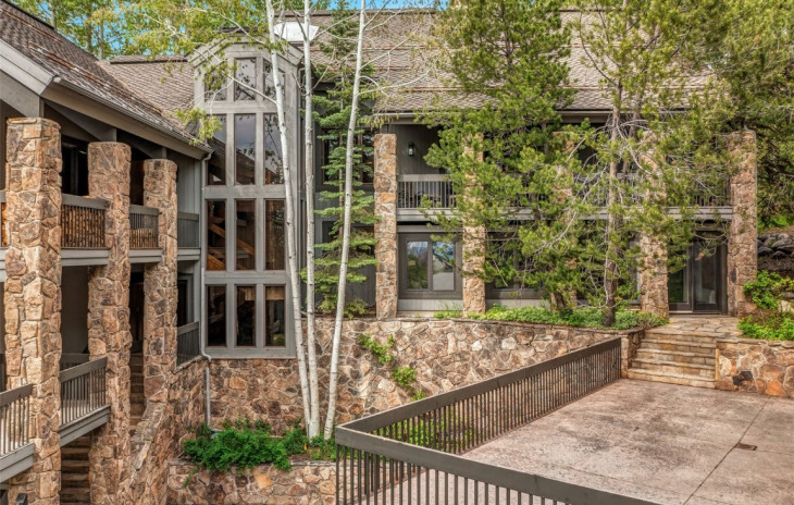2440 Ski Trail Lane Photo