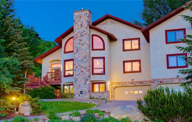 1735 Clubhouse Drive Photo