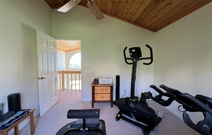 1735 Clubhouse Drive Photo
