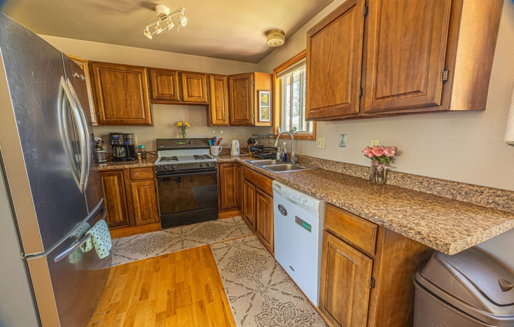414 Meadowbrook Court Photo