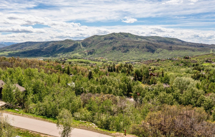 225 Boulder Ridge Road Photo