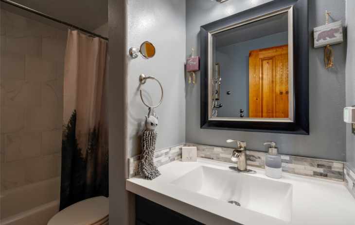 27120 Neptune Place Photo