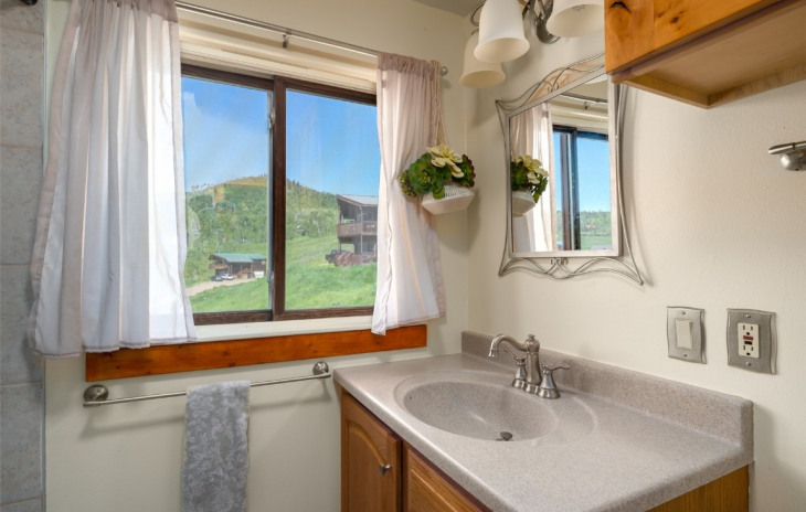 27120 Neptune Place Photo