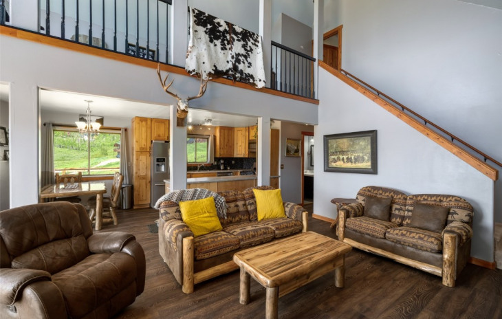 27120 Neptune Place Photo