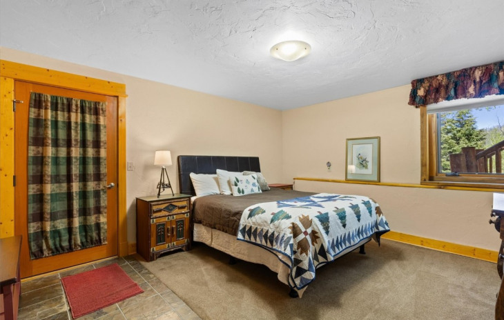 58075 Jupiter Place Photo