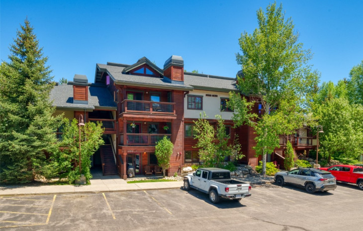 435 Ore House Plaza Photo