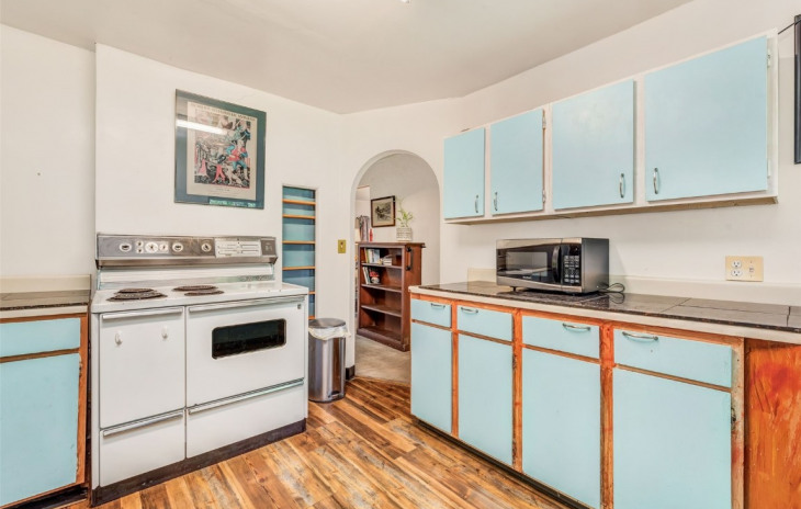 242 River Road Photo