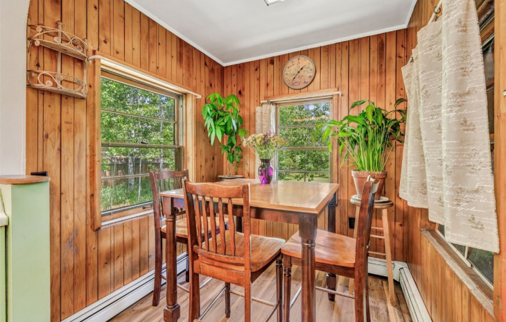 242 River Road Photo
