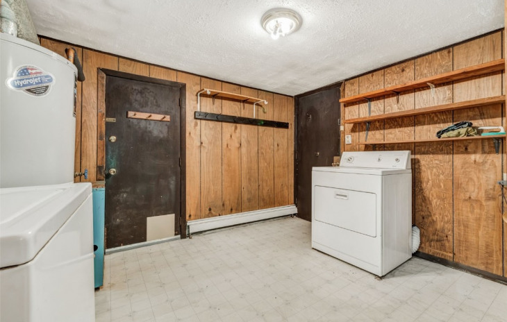 242 River Road Photo