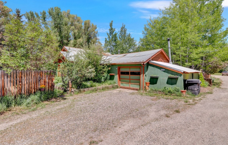 242 River Road Photo