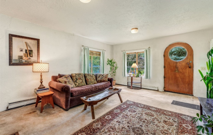 242 River Road Photo