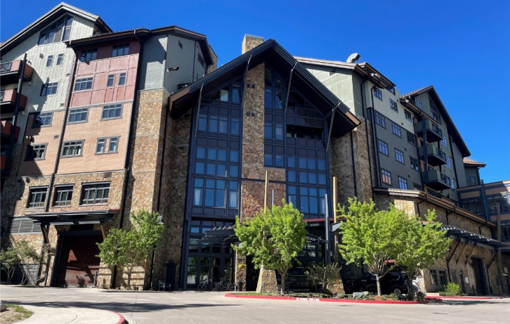2250 Apres Ski Way Photo