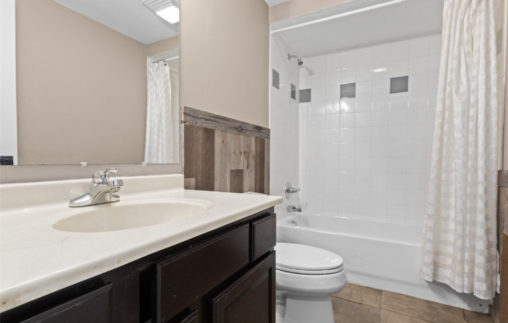 485 Eaglepointe Court Photo