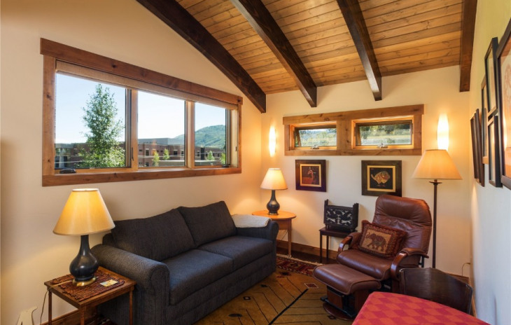 740 Deerfoot Arts Park Drive Photo