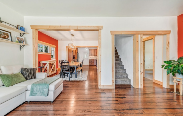 240 W Washington Avenue Photo
