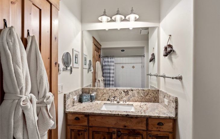 30425 Lakeshore Trail Photo