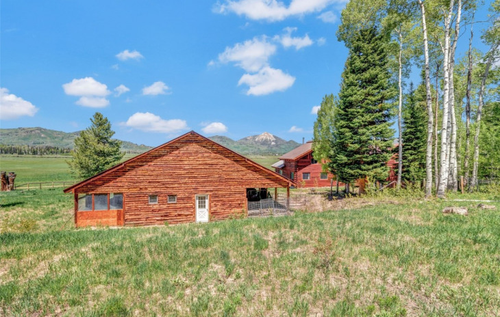 60455 Floyd Creek Road Photo