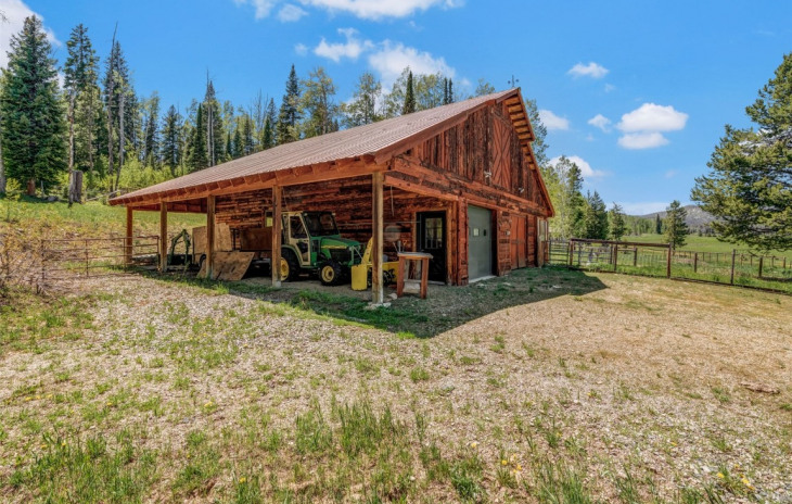 60455 Floyd Creek Road Photo