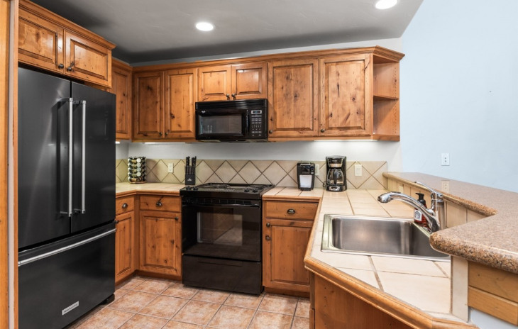1463 Flattop Circle Photo