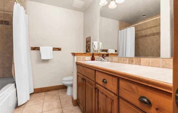 1463 Flattop Circle Photo