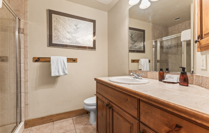 1463 Flattop Circle Photo