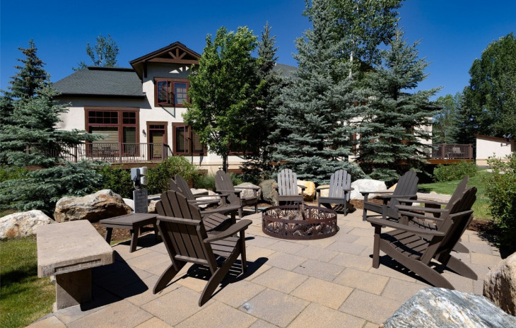 1463 Flattop Circle Photo
