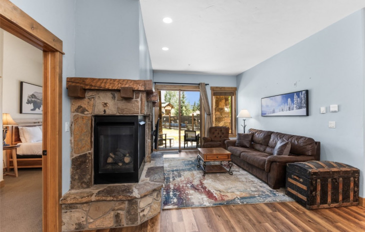 1463 Flattop Circle Photo