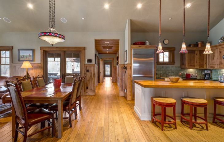 27150 Cowboy Up Road Photo