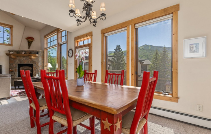 1558 Flattop Circle Photo