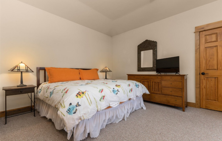 1558 Flattop Circle Photo