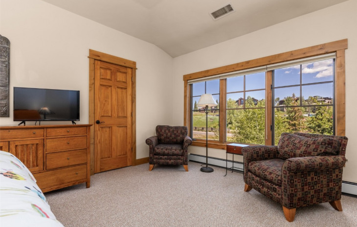 1558 Flattop Circle Photo