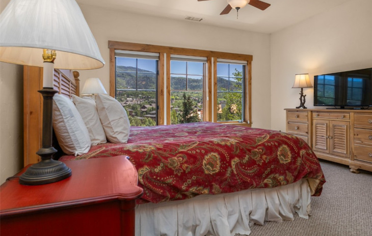 1558 Flattop Circle Photo