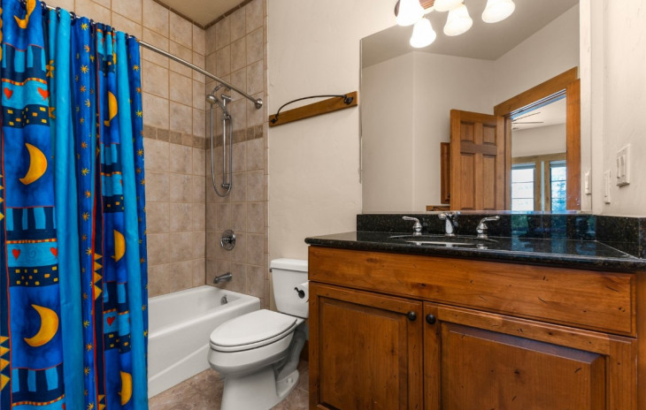 1558 Flattop Circle Photo