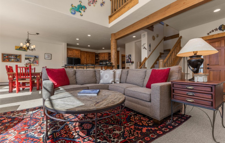 1558 Flattop Circle Photo