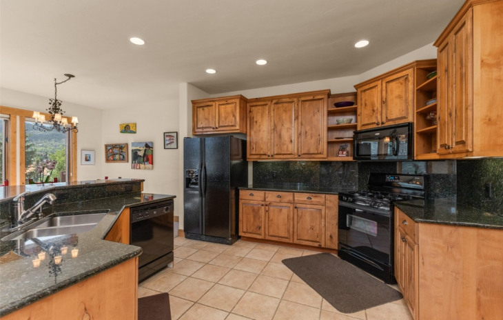 1558 Flattop Circle Photo