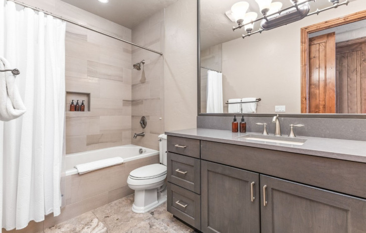 1403 Eagle Glen Drive Photo