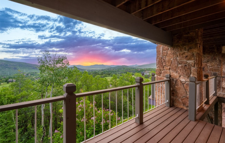 1295 Overlook Drive Photo