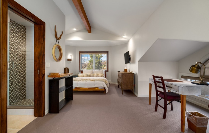 1295 Overlook Drive Photo