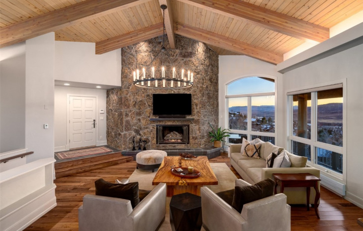 1295 Overlook Drive Photo