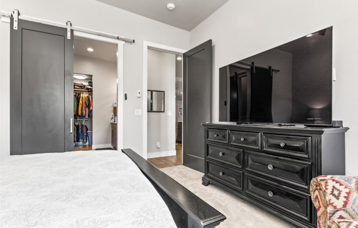1260 Urban Way Photo
