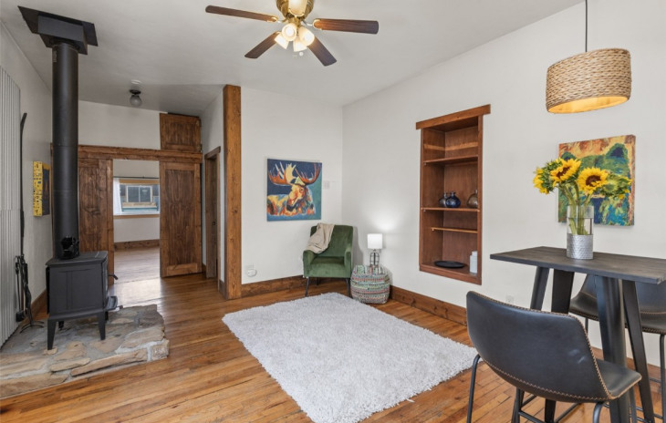 214 E Main Street Photo