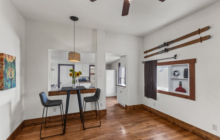 214 E Main Street Photo