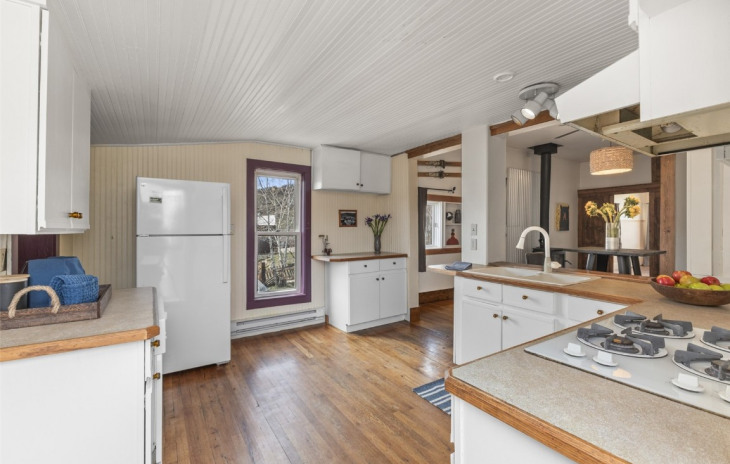 214 E Main Street Photo