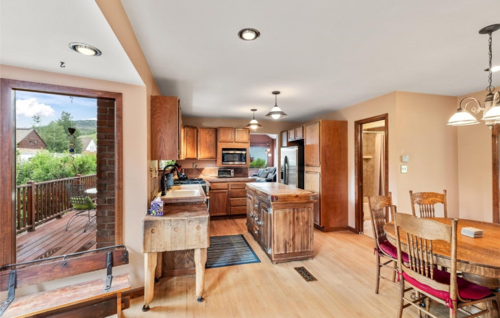 1008 Oak Street Photo