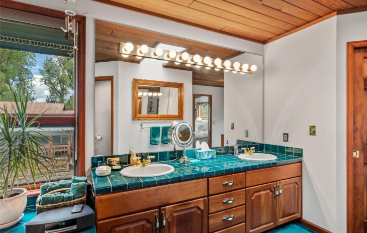 1008 Oak Street Photo