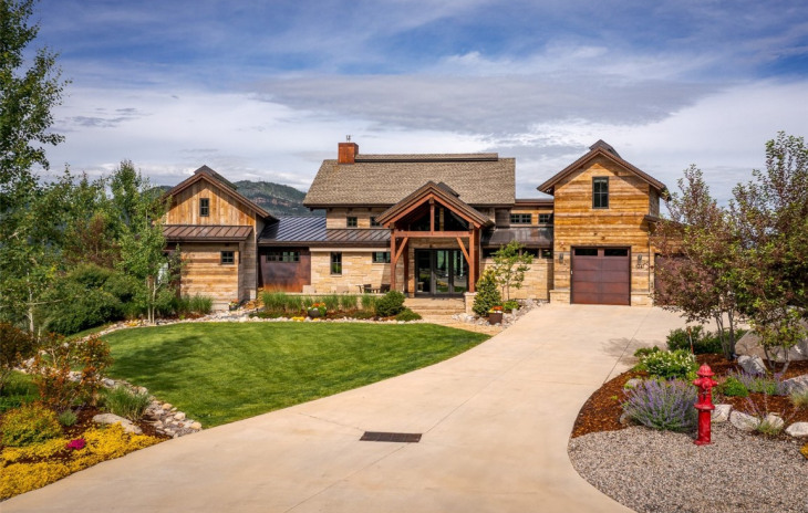 1247 Clubhouse Circle Photo