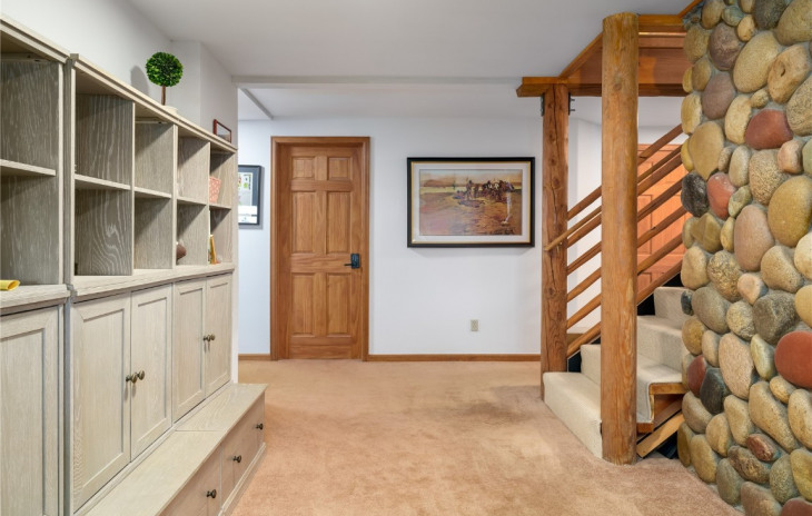 2885 Ski Trail Lane Photo