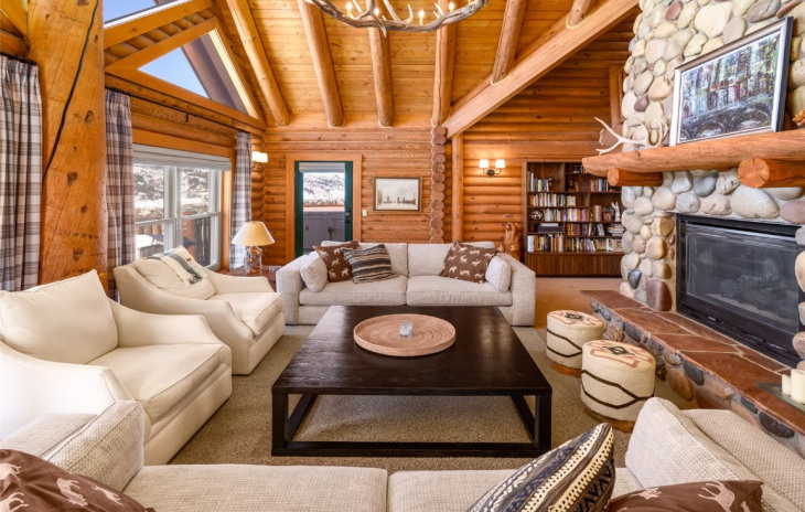 2885 Ski Trail Lane Photo