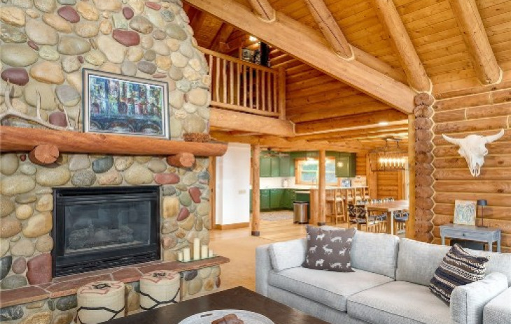 2885 Ski Trail Lane Photo