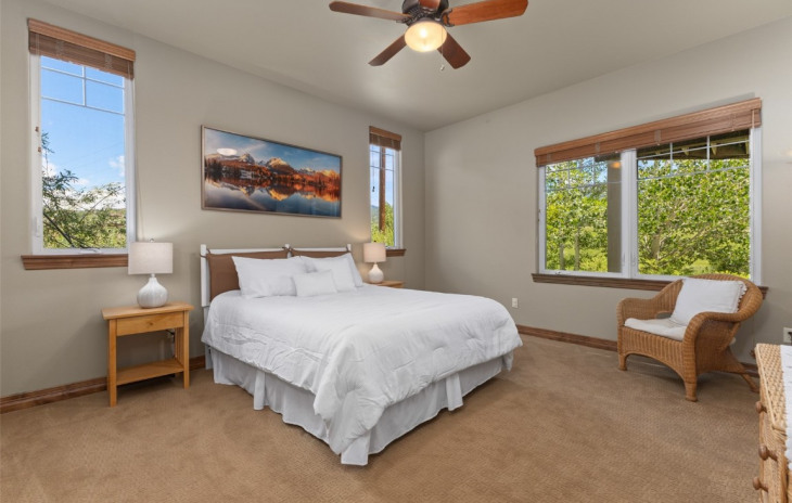 1052 Longview Circle Photo